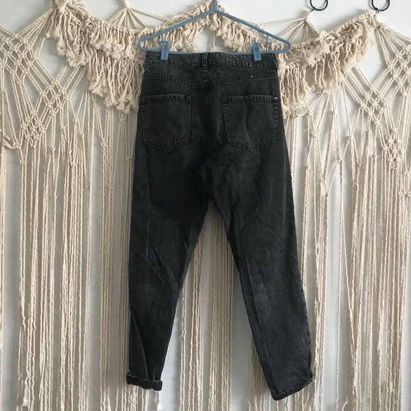 Mom Jeans - Picture 2 of 4